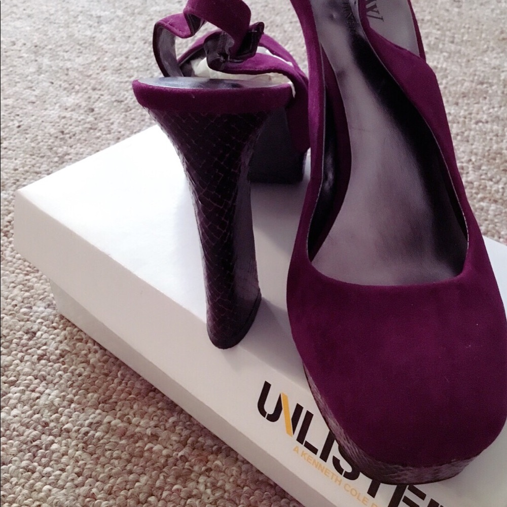 Burgundy sandals new